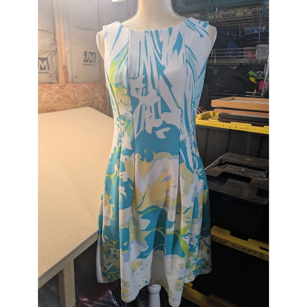 Just Taylor Women Gabby Style Dress Size 12 White With Turquoise Floral Pattern